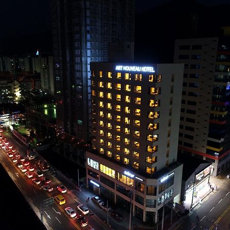 Geoje Artnouveau Suite Hotel Екстер'єр фото
