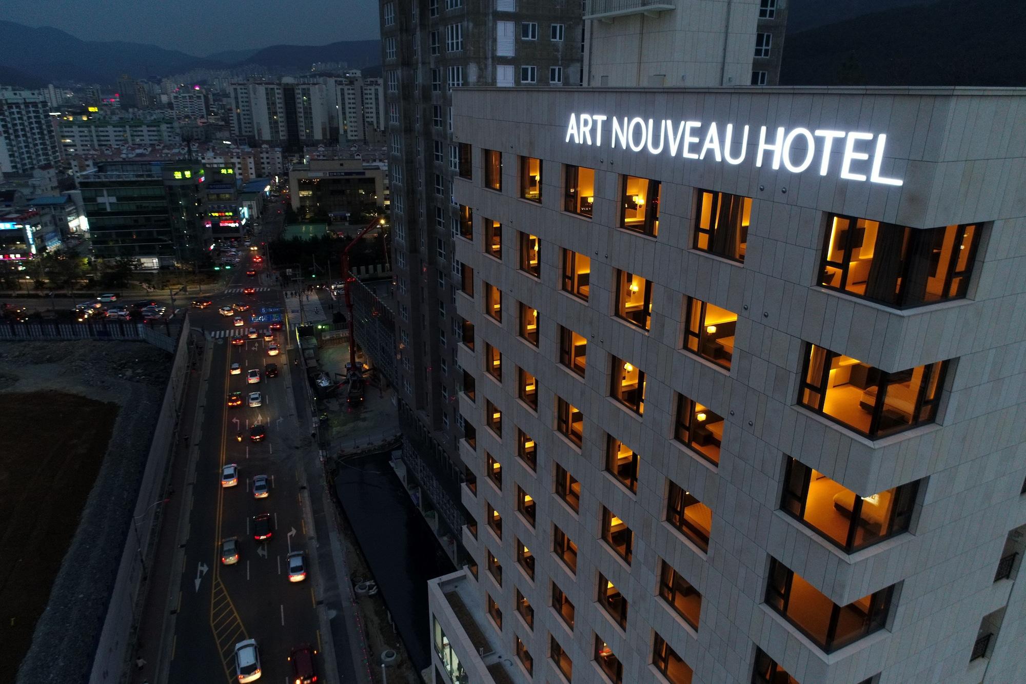 Geoje Artnouveau Suite Hotel Екстер'єр фото