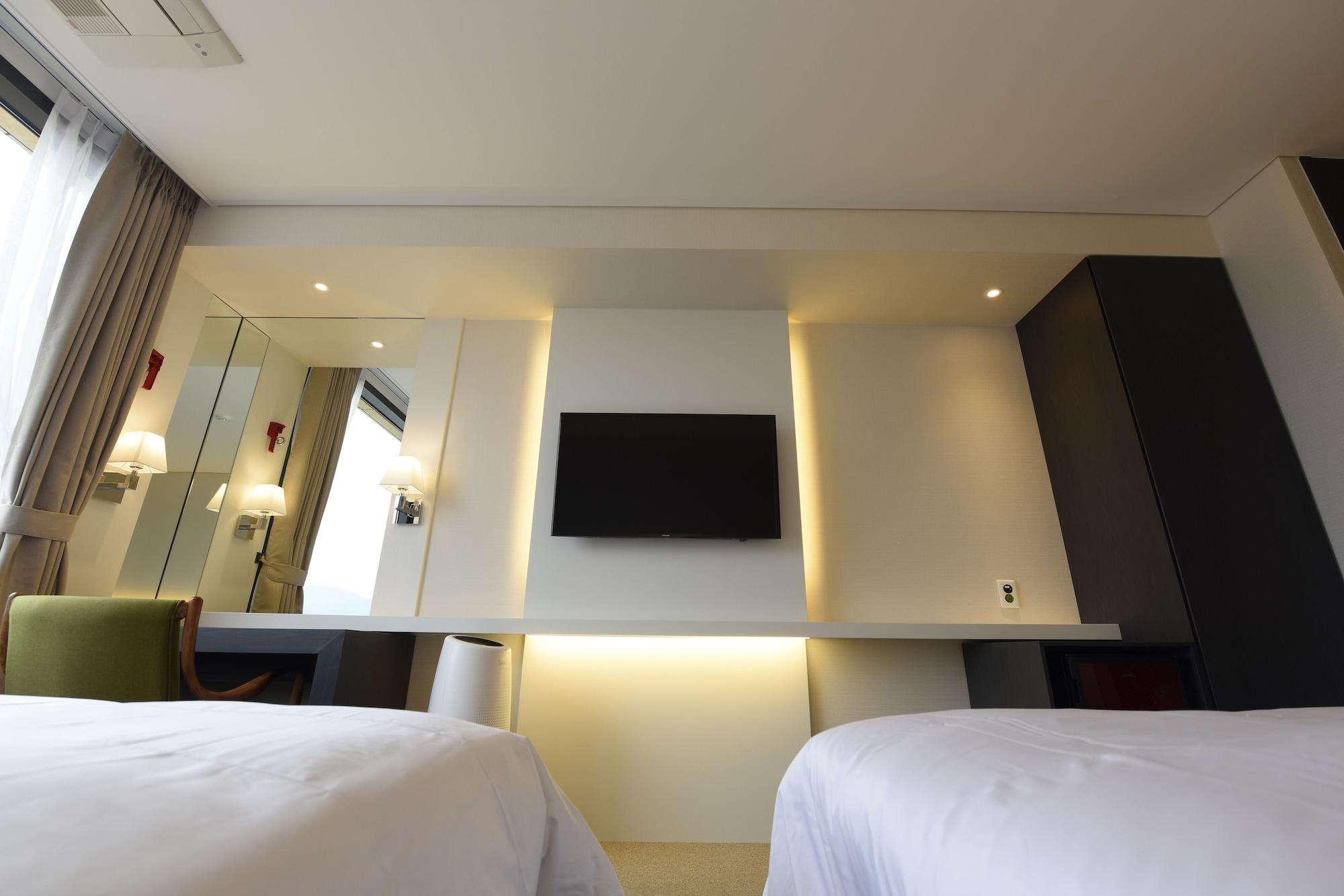Geoje Artnouveau Suite Hotel Екстер'єр фото