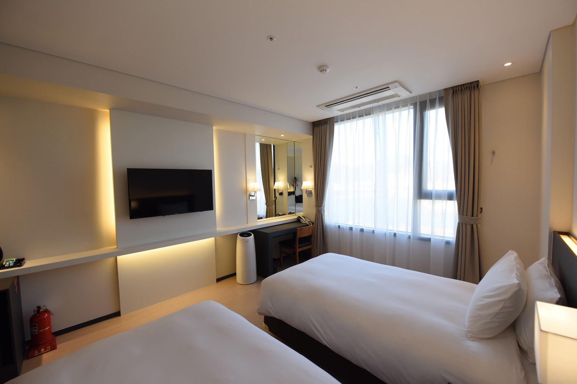 Geoje Artnouveau Suite Hotel Екстер'єр фото