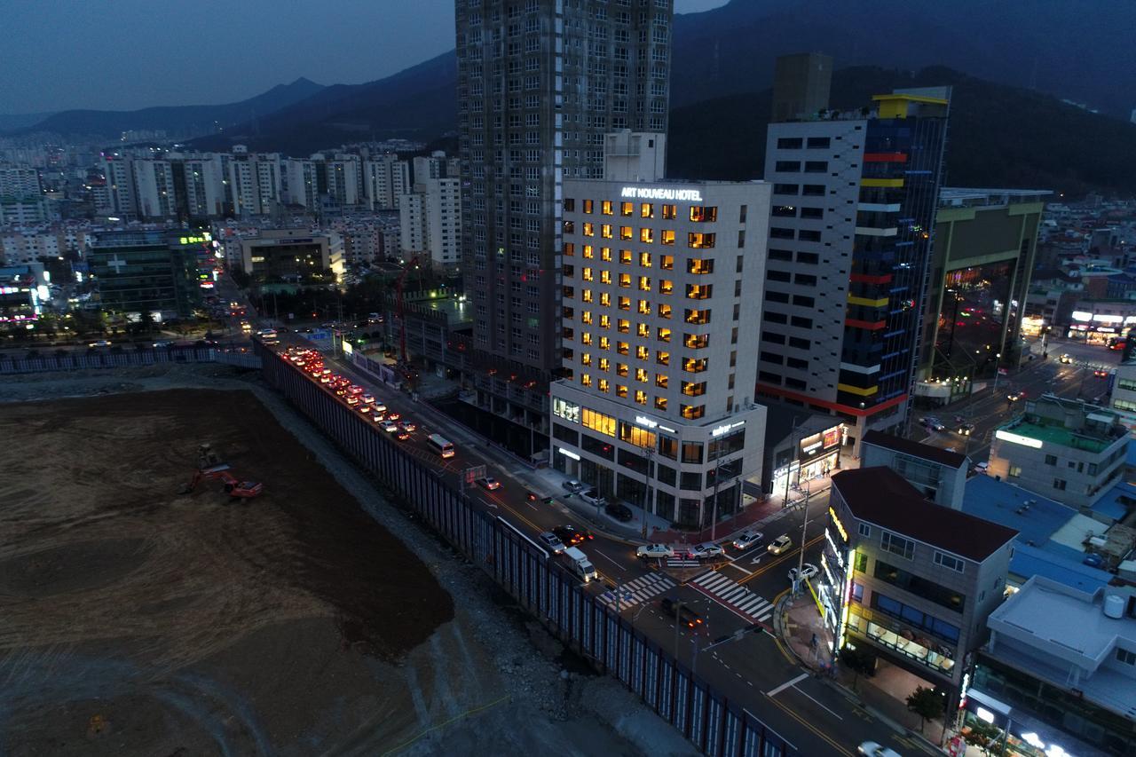Geoje Artnouveau Suite Hotel Екстер'єр фото