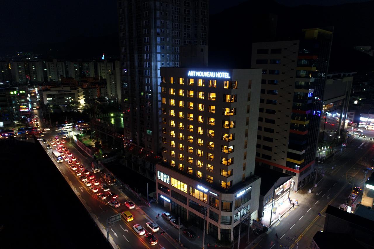 Geoje Artnouveau Suite Hotel Екстер'єр фото