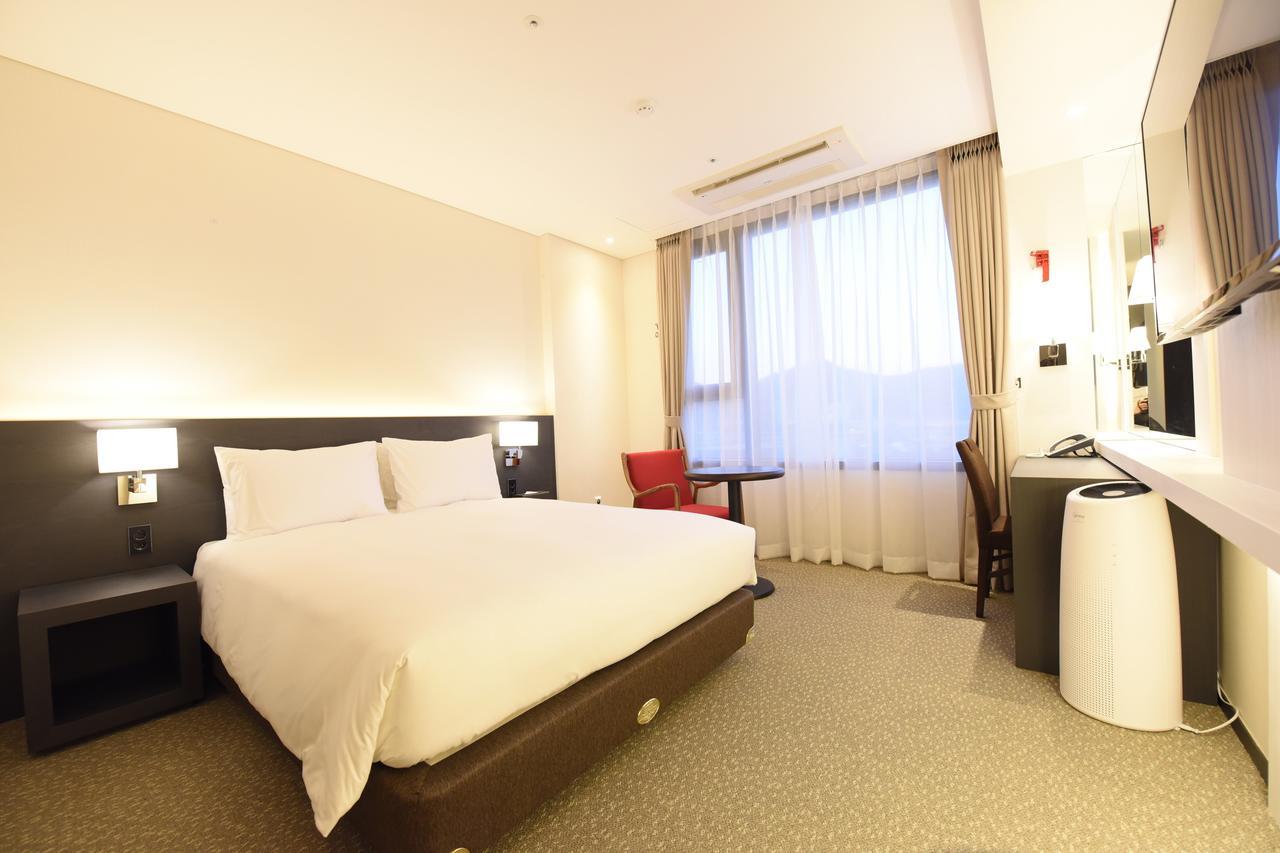 Geoje Artnouveau Suite Hotel Екстер'єр фото