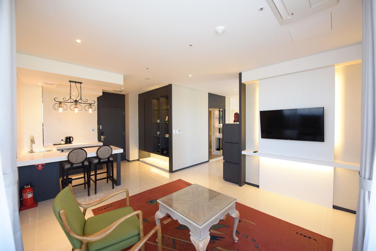 Geoje Artnouveau Suite Hotel Екстер'єр фото