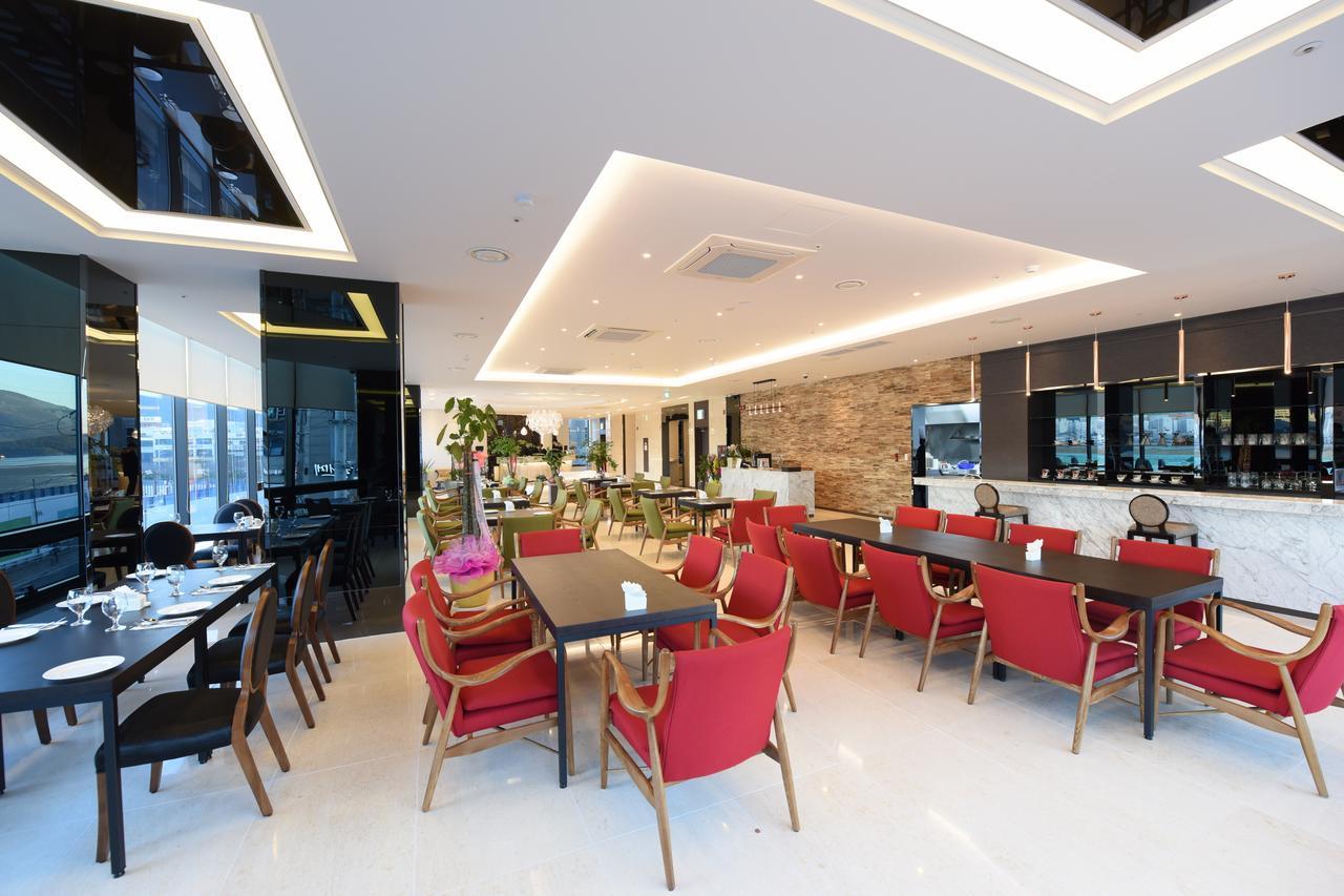 Geoje Artnouveau Suite Hotel Екстер'єр фото